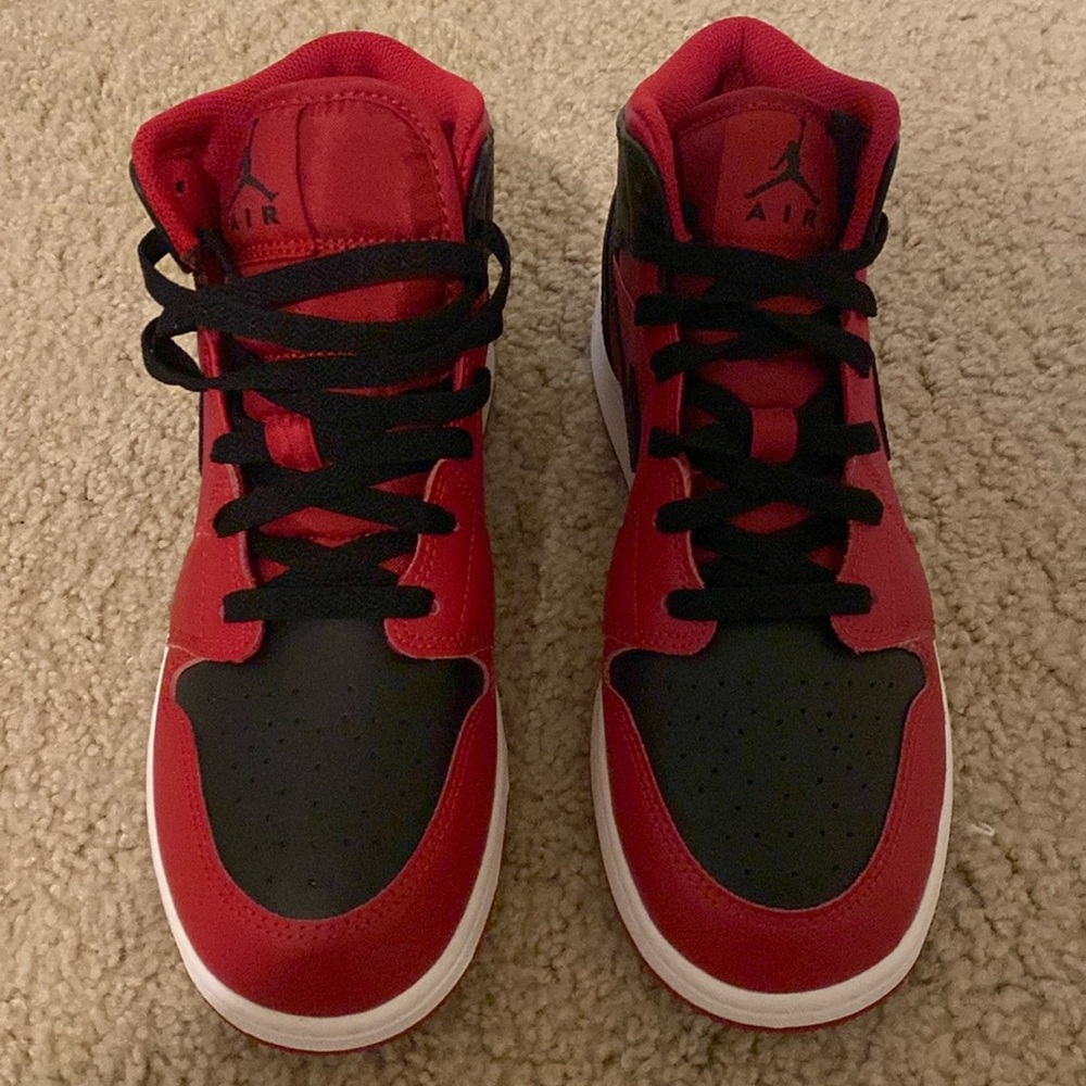 Air Jordan 1 Mid GS 'Reverse Bred